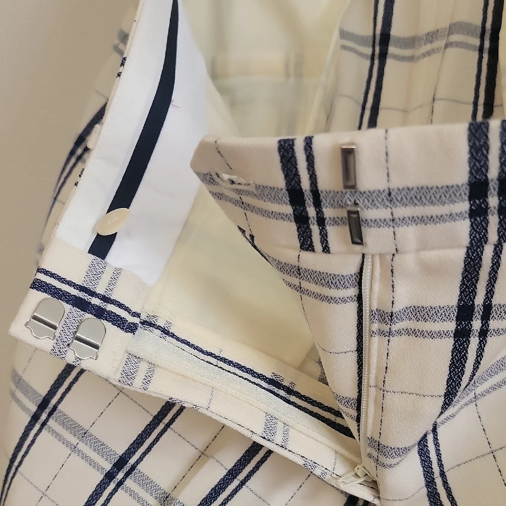 Theory Wool Cream and Black Checkered Women's Pants - Picture 3 of 5